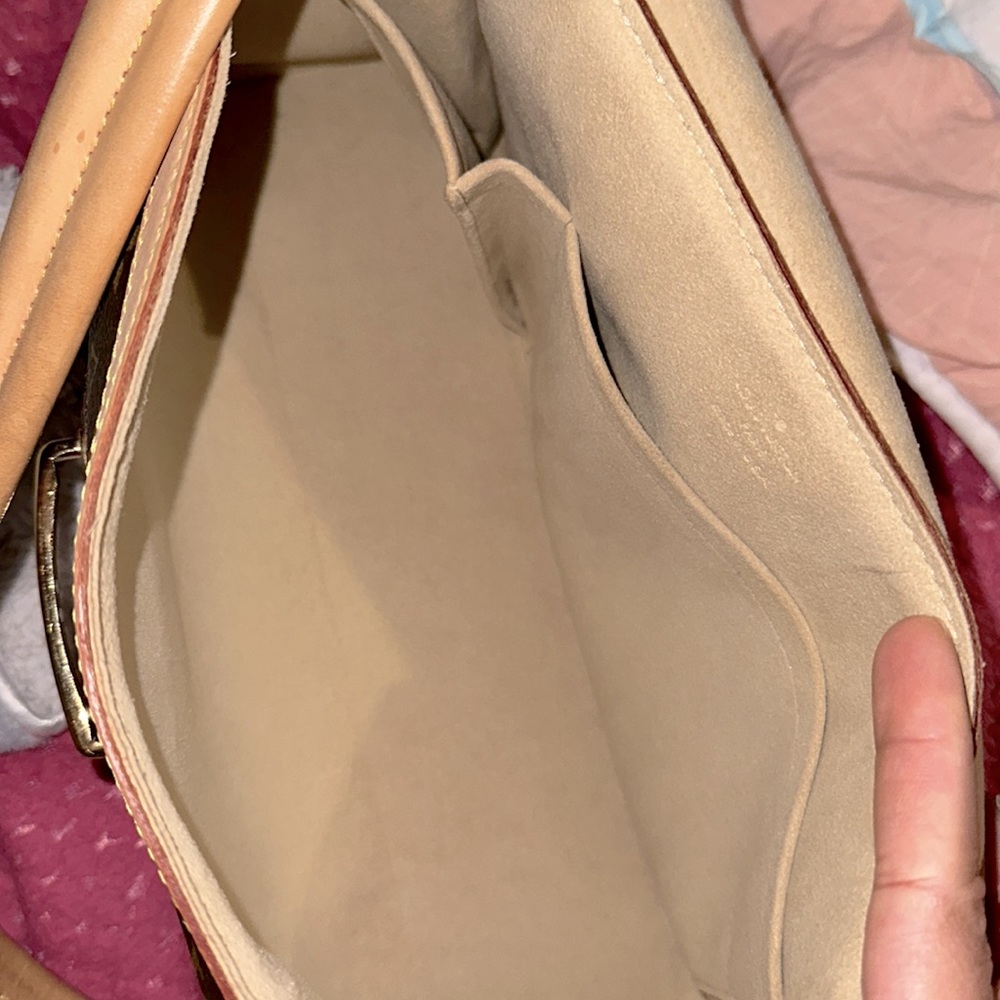 Authentic Louis Vuitton Monogram Beverly MM Bag - Picture 6 of 15